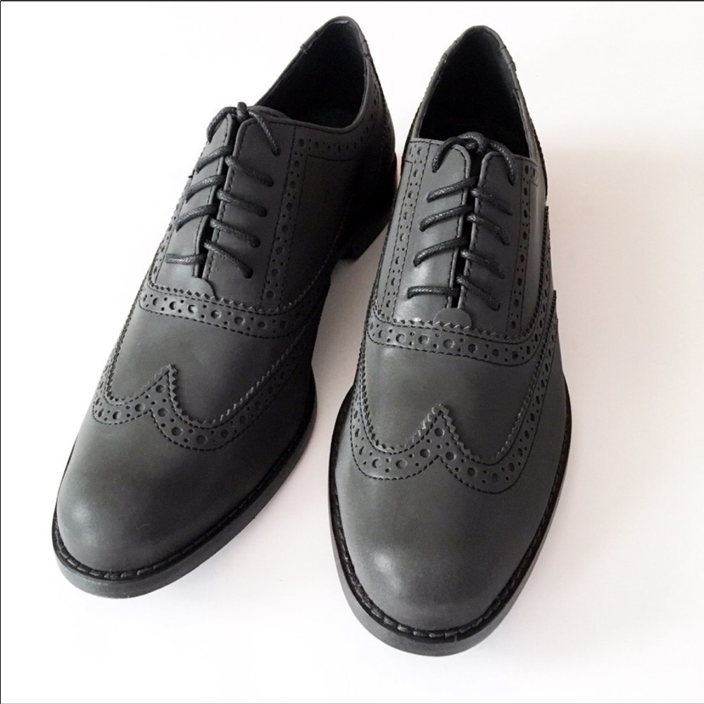 Grey Cole Haan Dress Shoes Sz 7 youth